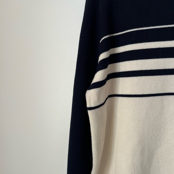 Vintage Y2K Abercrombie and Fitch Sweater - Picture 4 of 5